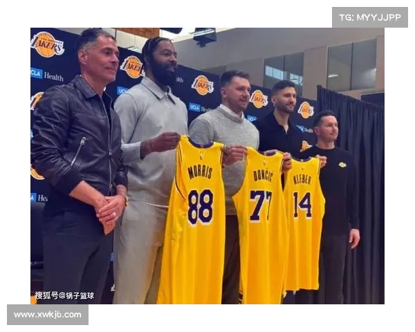 湖人官方纪念科比日 东契奇晒合影各队纷纷缅怀传奇篮球巨星